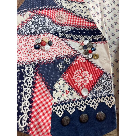 Patchwork Quilted Vest With Buttons & Lace - Picture 2 of 6